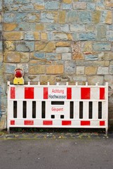 Absperrung wegen Hochwasser