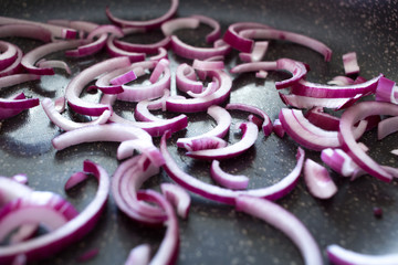 Cutted red onions