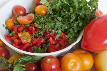 Salad with tomatoes and greens