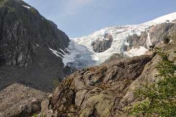 Norwegian nature / There are mountains plunging into the sea from hundreds of metres, fjords, tall mountain peaks, northern lights and midnight sun.