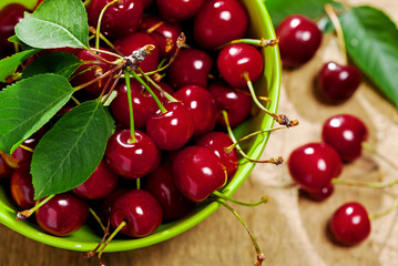 Cherries in bowl on table