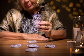 Putting tarot cards