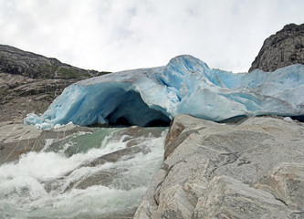 Norwegian nature / There are mountains plunging into the sea from hundreds of metres, fjords, tall...