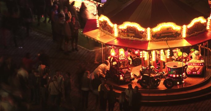 Karussell auf dem Jahrmarkt &ndash; Version 1/3