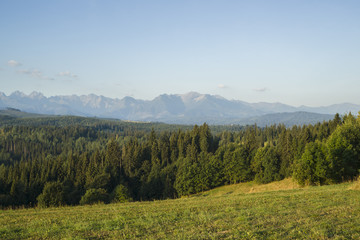 Szczyty Tatr Bielskich, Wysokich i zachodnich widziane z Przełęczy nad Łapszanką