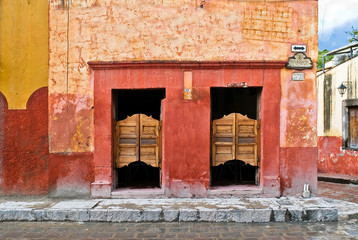 Fototapeta na wymiar Mexican saloon with swinging doors old western San Miguel de Allende
