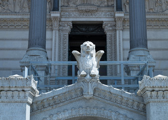 Statue de lion, Lyon