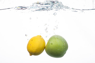 Fototapeta na wymiar Fruit in water