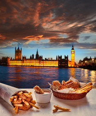 Obraz premium Fish and Chips against Big Ben in London, England