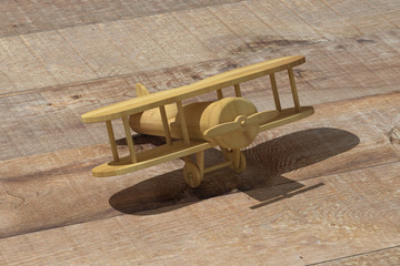 Wooden airplane © erllre