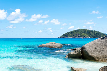Fototapeta premium blue sky with sea and rock