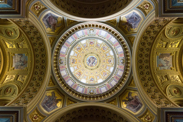 Fototapeta na wymiar St. Stephen's Basilica - Budapest - Interior detail