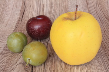 Golden Delicious et Prunes 