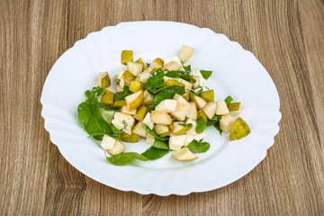 Pear and cheese salad