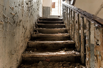 Treppenhaus in einer Ruine