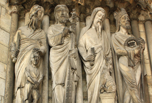 Les proph&egrave;tes du portail de la cath&eacute;drale de Laon
