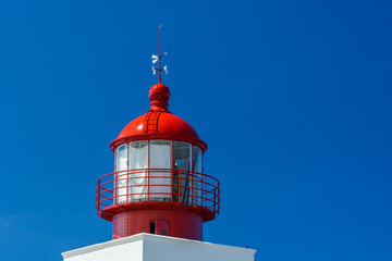 Fototapeta na wymiar red lighthouse