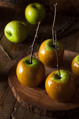 Homemade Green Caramel Apples