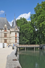 Fototapeta na wymiar Il castello di Azay le Rideau in restauro - Loira, Francia