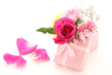 プレゼントと花
