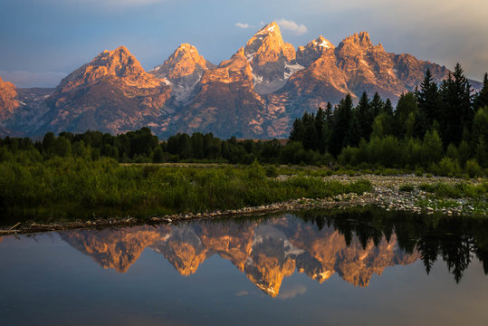 Sunrise from Schwabachers landing in the Grand Teton National Park in Wyoming.
