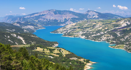 Fototapeta na wymiar Lake of Serre-Poncon (French Alps)