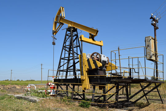 Pumping unit as the oil pump installed on a well