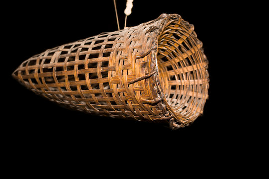 Frog trap, made of bamboo basket