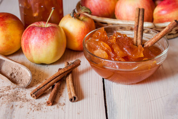 apple jam with cinnamon