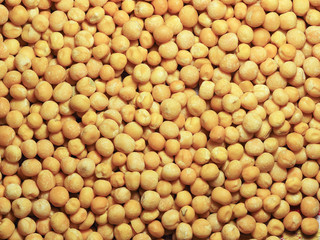 Горох. Много сырого гороха