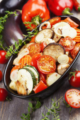 Chicken baked with vegetables