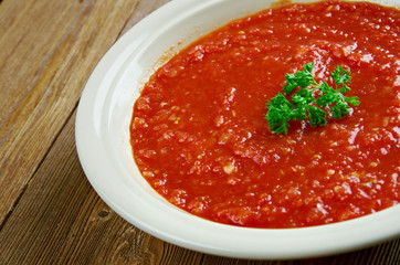 Soup of roasted tomatoes and onions