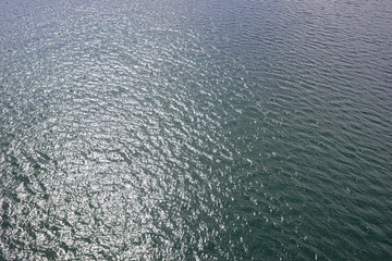 Wasser, Wasseroberfläche