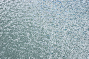 Wasser, Wasseroberfläche