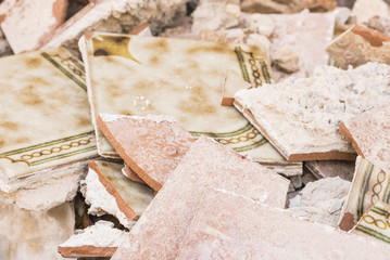 Bauschutt alte Fliesen