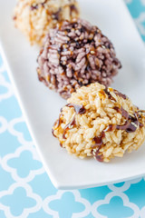 Rice cracker or puffed rice with sugar