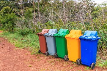 Colorful trash toidwntify the various types of trash