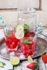 Strawberry lemonade