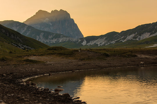 Campo imperatore, Lago di Pietranzoni tra l'ultimi raggi