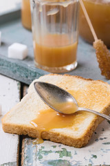 Toast with caramel sauce