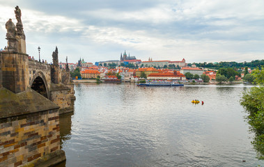 Obraz premium View of Prague Castle from Charles Bridge