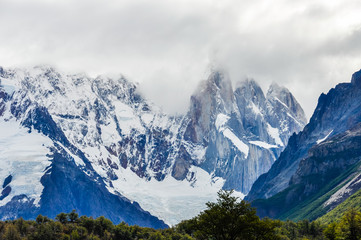 Fototapeta premium Cerro Torre Peaks, El Chalten, Argentyna
