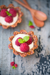 Tartelette Framboises, raw food ou cuisine sans cuisson.