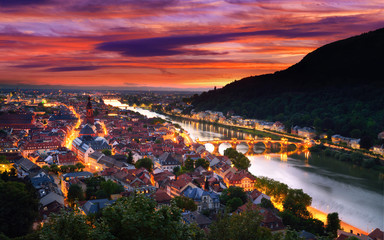 Stadt Heidelberg im leuchtenden Abendrot - obrazy, fototapety, plakaty