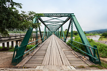 Fototapeta na wymiar Pai Memorial Bridge