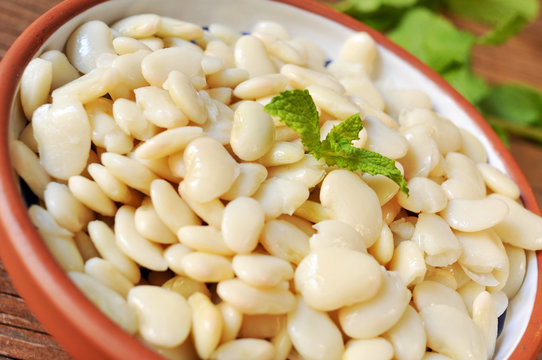 cooked judiones or fabes, spanish flat white beans