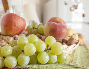 Still life of a bunch of grapes