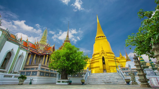 Wat Phra Si Rattana Satsadaram or wat phra kaew beautiful architecture, historic attractions, world-class in Bangkok Thailand.