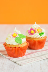 Easter cupcakes decorated with flowers