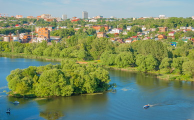 Fototapeta na wymiar City Ulyanovsk (Simbirsk) on the banks of the river Sviyaga